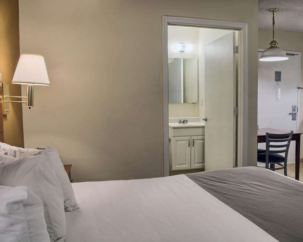 Motel 6-Richmond, Va - I-64 West هنريكو الغرفة الصورة